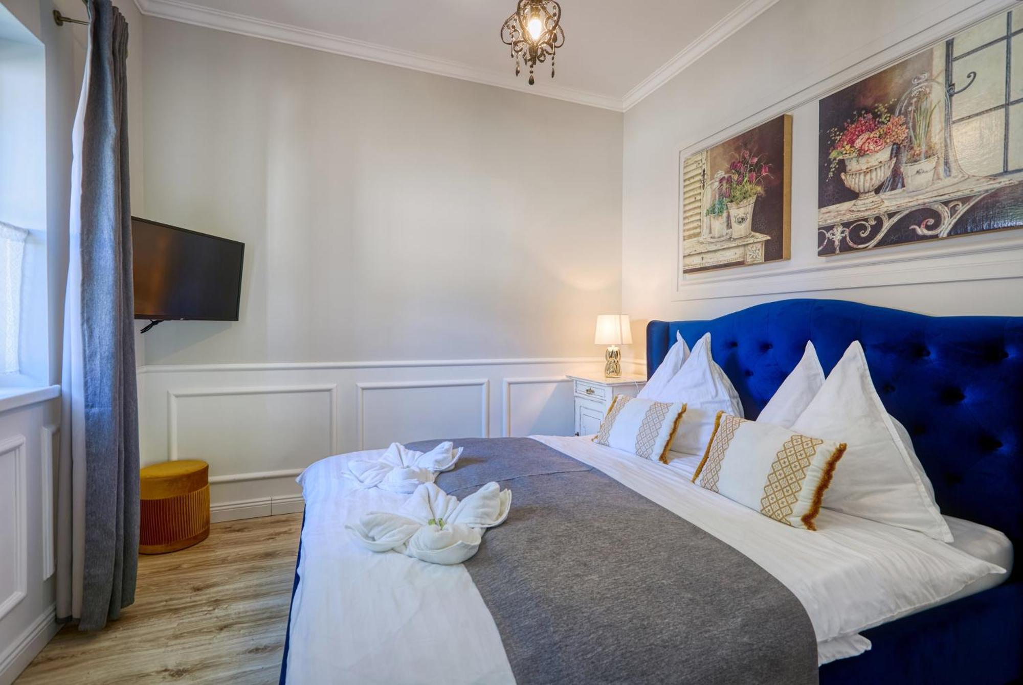 The Doors Boutique Apartments Мошонмадьяровар Экстерьер фото